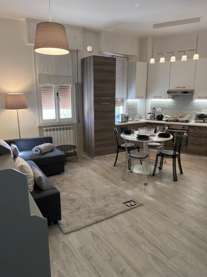 Casa Pepi Apartment Pesaro Luaran gambar